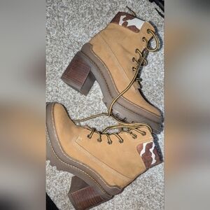 Tan Lace-Up Ankle Boots Steve Madden